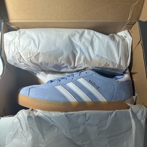 adidas Shoes - Adidas Gazelle Clear Sky Blue Spark White JI2008 Size  6.5Y Fits Women size 8.5